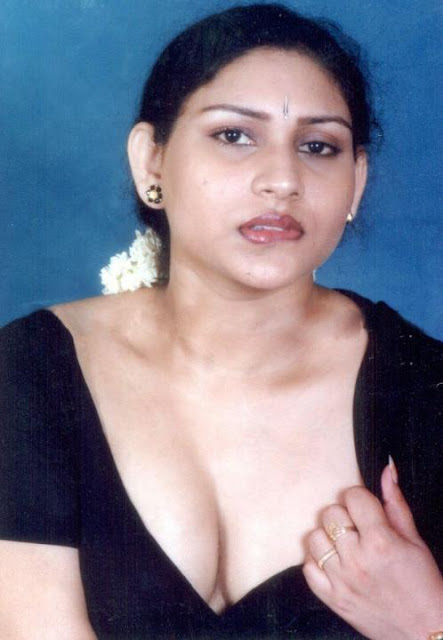 hot aunties without saree photos