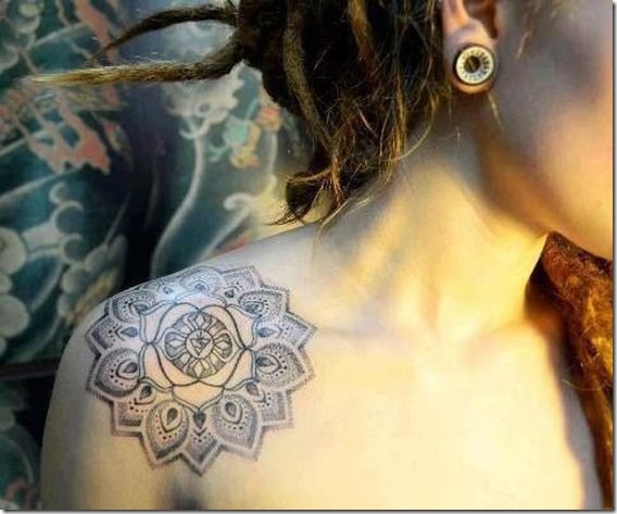 mandala_de_la_clavicule_tatouage