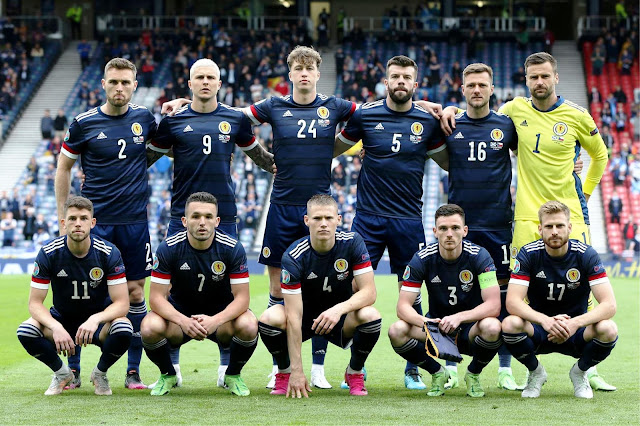 SELECCIÓN DE ESCOCIA. Temporada 2020-21. Stephen O'Donnell, Lyndon Dykes, Jack Hendry, Grant Hanley, Liam Cooper, David Marshall. Ryan Christie, John McGinn, Scott McTominay, Andy Robertson, Stuart Armstrong. SELECCIÓN DE ESCOCIA 0 SELECCIÓN DE REPÚBLICA CHECA 2. 14/06/2021. Eurocopa 2020, XVI edición, fase de grupos, Grupo D, 1ª jornada. Glasgow, Escocia, Reino Unido, Hampden Park. GOLES: 0-1; 42’, Patrik Schick. 0-2: 51’, Patrik Schick.