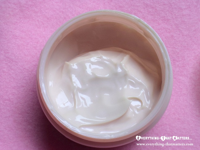 The Body Shop Vitamin E Illuminating Moisture Cream Review