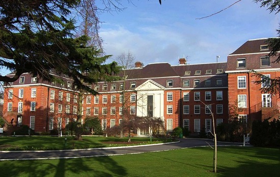 800px Lensbury clubhouse 2007 by Stephen Parnell