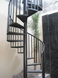 Tangga Spiral Minimalis