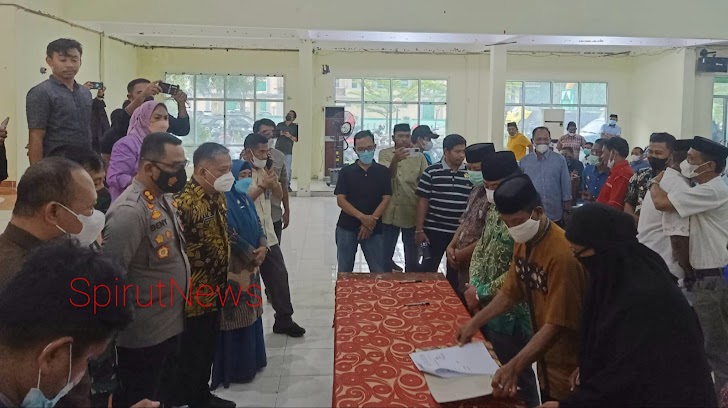 Kapolres Hadiri Kegiatan Deklarasi dan Penandatangan Fakta Integritas Pilkades 2021 di Kab. Takalar 