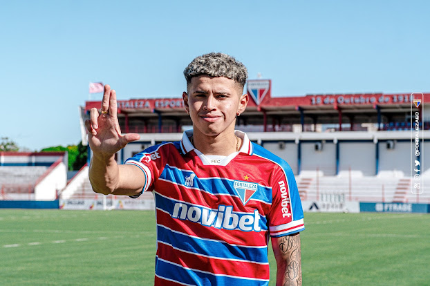 Imanol Machuca Menjulang Trofi Pertama Bersama Velez Sarsfield dalam Final Supercopa Internacional