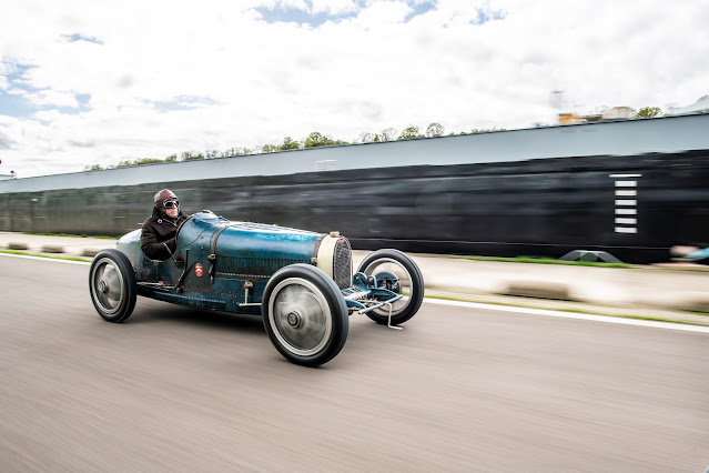 Bugatti Type 35-frontal-3-4