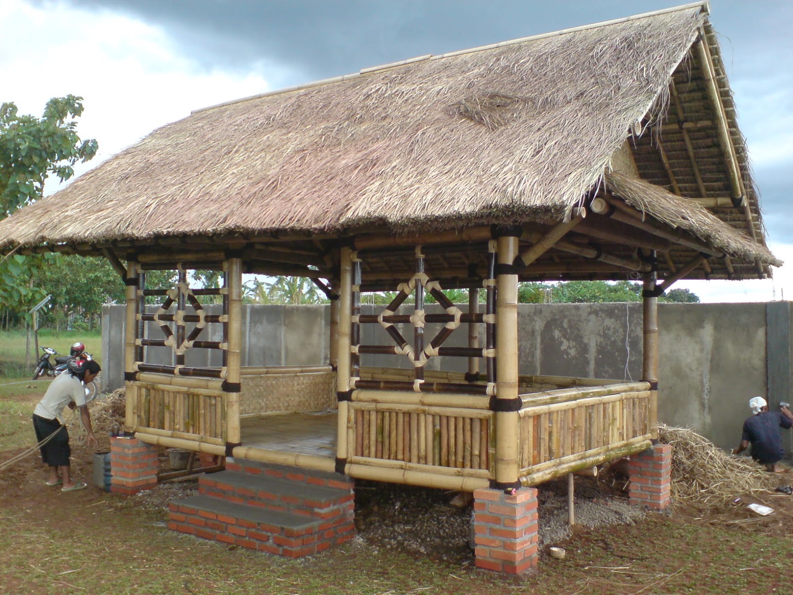 Tukang Taman Murah Saung Bambu Gazebo Kayu  Kelapa 