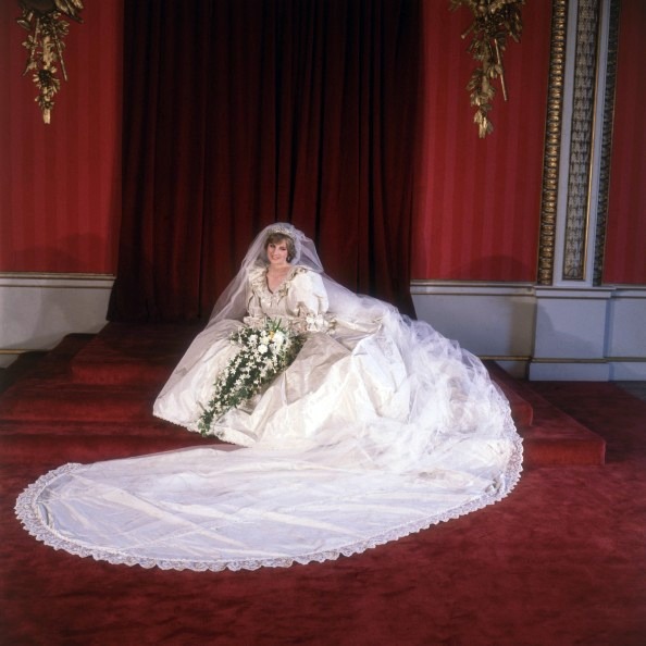 princess diana wedding dress designer. princess diana wedding