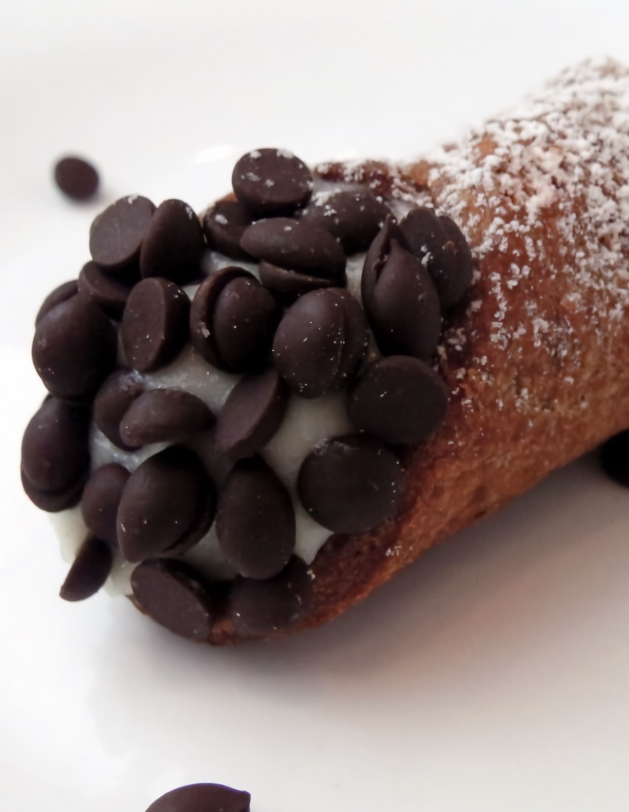 chocolate chip ricotta-filled cannolis