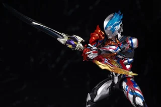 REVIEW SHFiguarts Ultraman Blazar: Fadoran Armor, Bandai