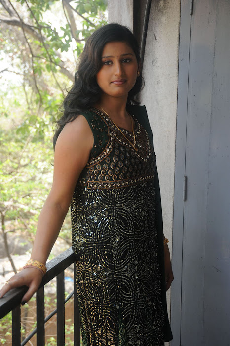 bharathi actress pics