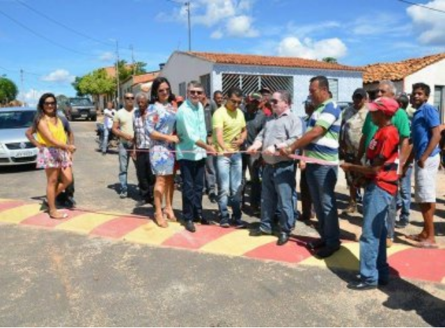 Bahia: Oliveira dos Brejinhos: ‘Inauguração de quebra-molas’ é ‘obra’ da oposição, diz vice