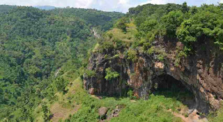 Wisata Bukit dan Goa Arak-Arak