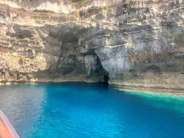 grotta escursione barca Lampedusa