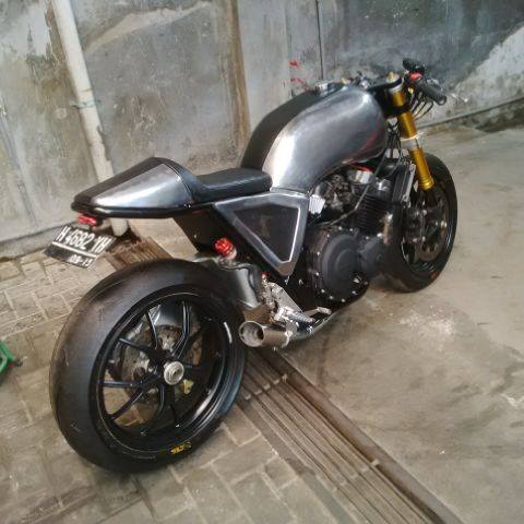 Cafe Racer Honda CB400SF Dijual - JAKARTA - LAPAK MOBIL 