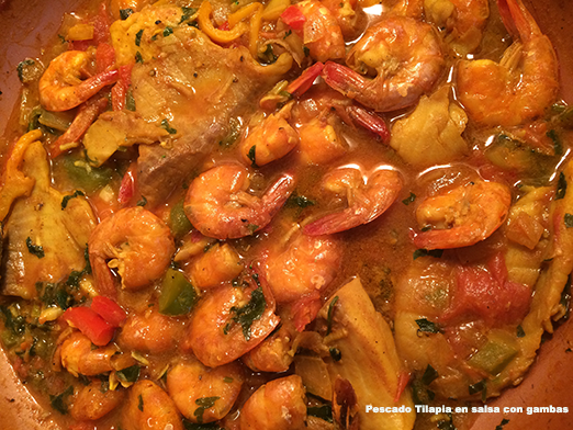  Pescados frescos Tilapia en salsa con gambas
