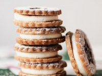 ROASTED CHERRY, VANILLA AND CINNAMON CHRISTMAS COOKIES