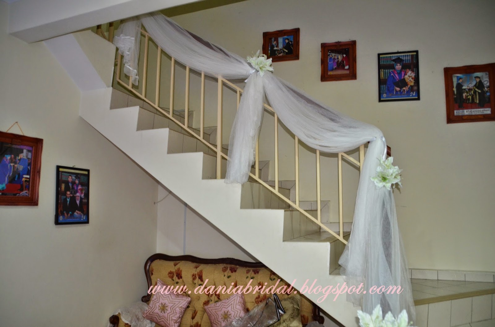 BUTIK PENGANTIN DANIA MINI PELAMIN TUNANG TEMA PUTIH