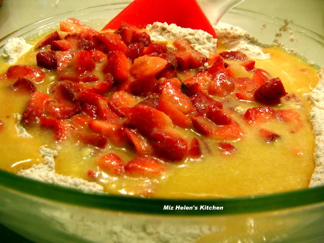 Fresh Strawberry Bread at Miz Helen's Country Cottage