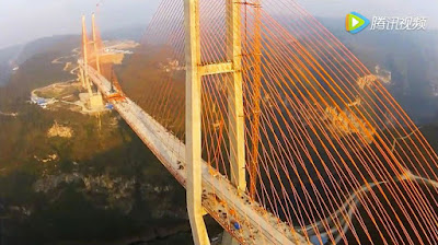  Jembatan yang Ada di Dunia Ini Dibangun di Atas Awan Sungguh Menakjubkan, 8 Jembatan yang Ada di Dunia Ini Dibangun di Atas Awan!