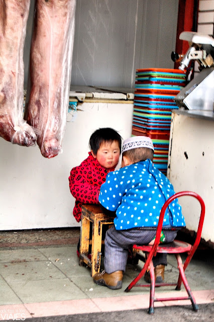 niños del barrio musulman de xian china