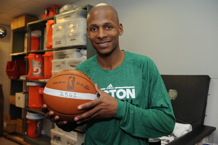 ray allen shooting form. ray allen shooting over kobe.