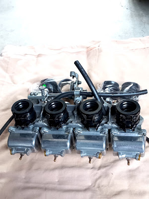 Honda CB500K1 carburetors with new boots