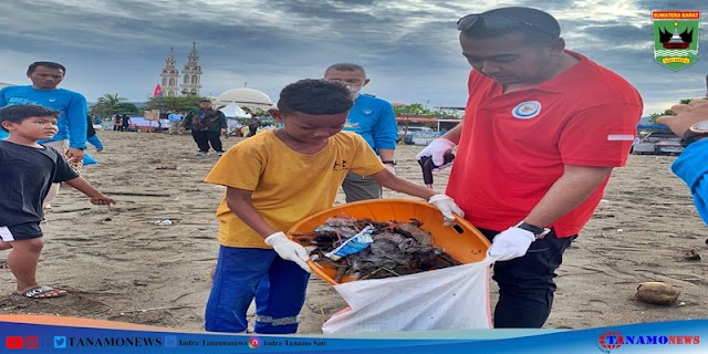 Aksi Cinta Laut, Wagub Audy dan 380 Relawan Pungut 2 Ton Sampah di Pantai Puruih