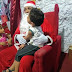 Crianças e adolescentes da Casa de Acolhimento Reviver visitam Casinha do Papai Noel