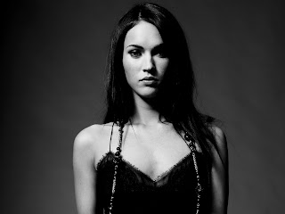 Free non watermarked wallpapers of Megan Fox at Fullwalls.blogspot.com