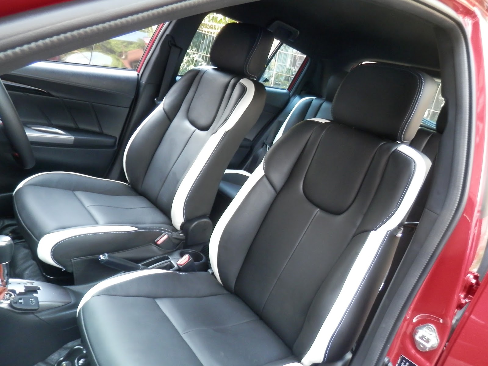 Interior Toyota Yaris Heykers 2017 Kombinasi Warna Videojokmobil