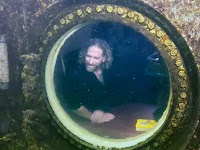 Florida professor breaks record for time spent living underwater.