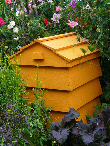 Tilly 39 s Nest Stackable Beehive Composter