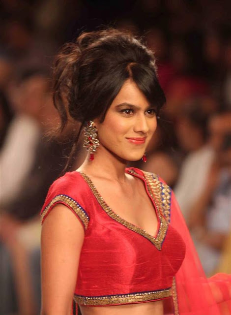 Nia Sharma HD Wallpapers Free Download