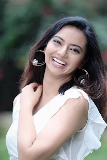 Actress Isha Chawla Lovely Stills