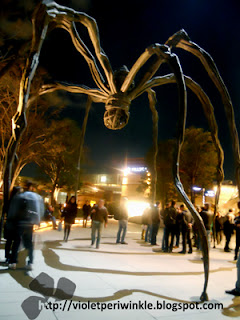 sculpture night view