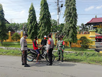 Sinergitas Babinsa Koramil 18/Balapulang Kodim 0712/Tegal Dan Bhabinkamtibmas Melaksanakan Patroli Yustisi Dan Berikan Himbauan Protokol Kesehatan