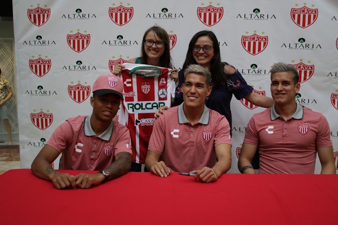 Necaxa tuvo Firma de Autógrafos en Altaria