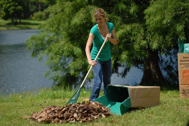 Lawn Bag Holder5