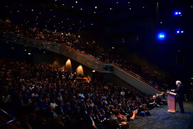 Boris Johnson addresses members at party conference in 2018