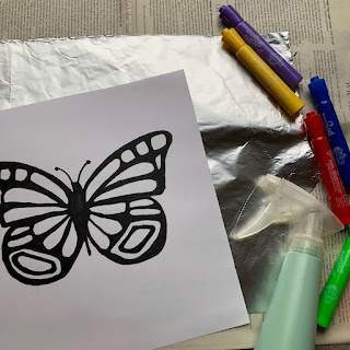 Tutorial: Mit Tin Foil Tie Dye - Technik einen bunten Schmetterling drucken