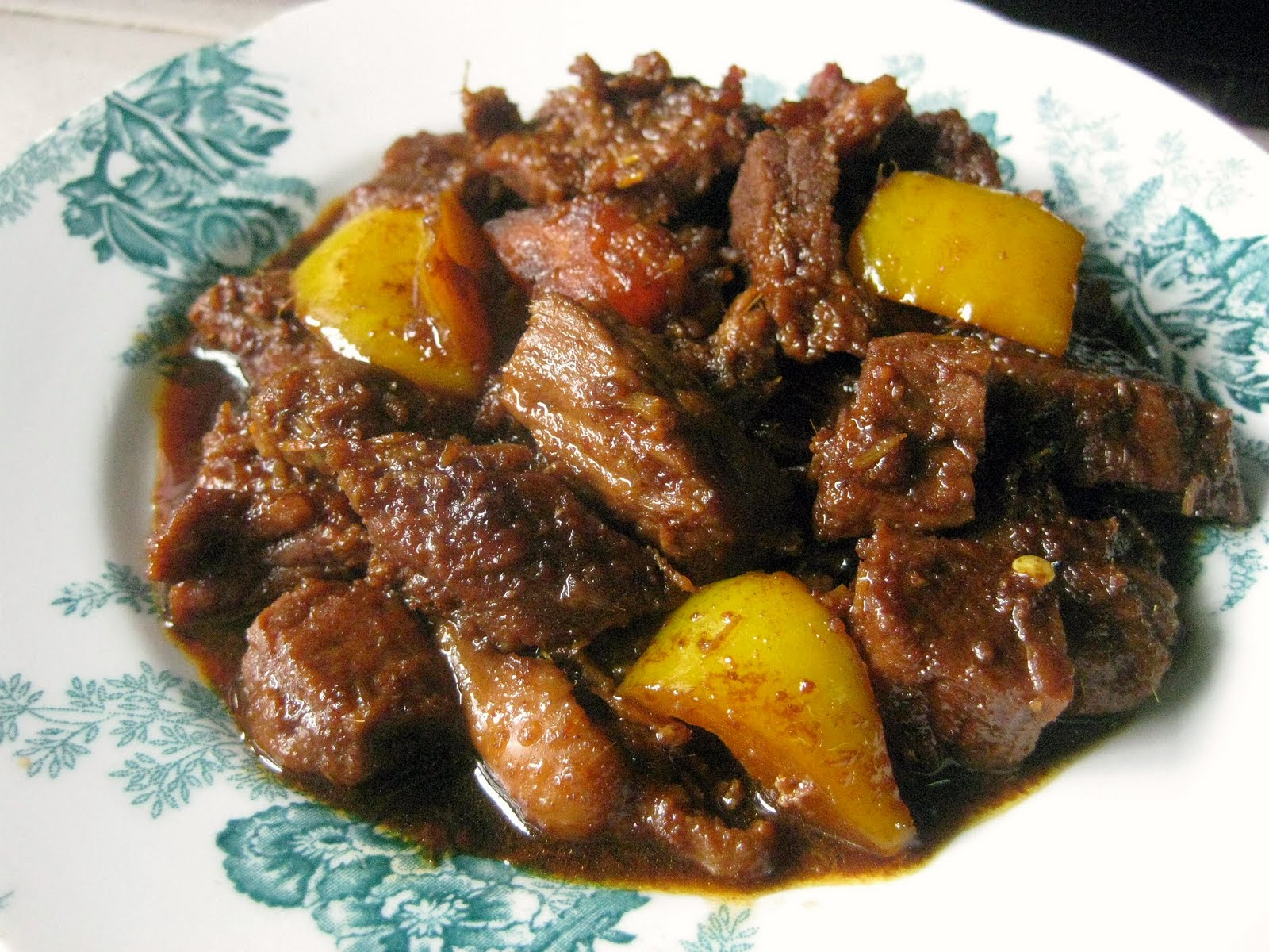 RESEPI NENNIE KHUZAIFAH: Daging masak kicap