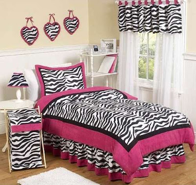 Decorating Bedrooms with Black White and Pink Colors