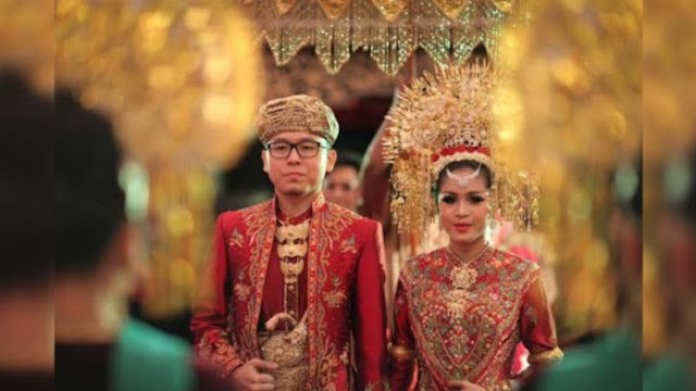 Pantun Minangkabau Tentang Kecewa Pantun Minangkabau Tentang Kecewa