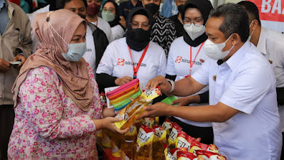 Pemkot Bandung Bersama PW NU Jabar Gelar Bazar Minyak Goreng Kemasan Rp15.000