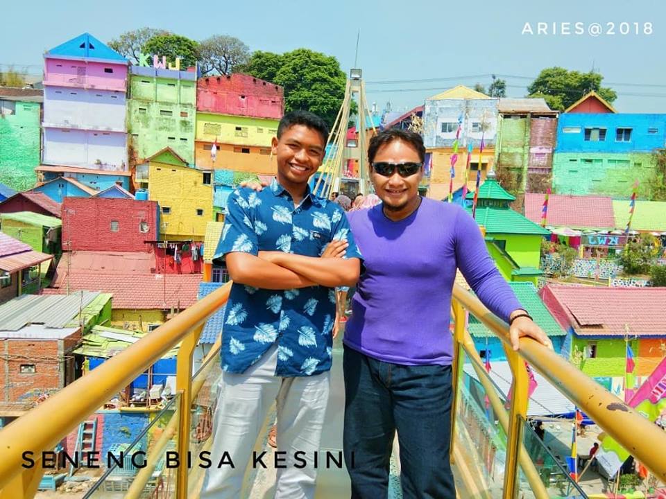 Blognya Pak Aries Jalan jalan di  Kampung  Warna  warni 