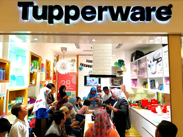 Rangkaian ulang tahun Tupperware