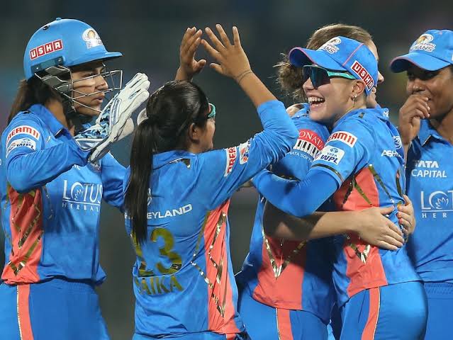 WPL 2023 MI vs GG: महिला आईपीएल के पहले मैच में मुंबई इंडियंस की बड़ी जीत, 64 रन पर गुजरात जायंट्स हुई ऑल आउट