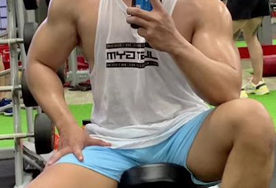 Vietnam- Hot boy gymmer nổi tiếng tiktok lộ video chat dâm ciu to khổng lồi