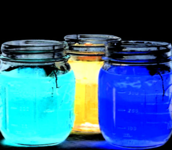 WOW the kids and grow your own glowing crystals.  This fun science experiment will have the entire family in awe! #glowingcrystals #glowingcrystals #glowingscienceexperiments #glowingcrystalsforkids #crystals #scienceexperimentskids #sciencefairprojects #scienceprojects #science #growingajeweledrose #activitiesforkids