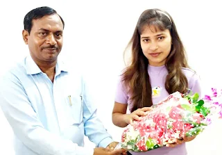 चक्रदूत प्रजापति समाज ने खुशबू प्रजापति को दी बधाई यूपी क्वीन खुशबू प्रजापति (Miss UP Queen Khushboo Prajapati) खुशबू प्रजापति (Khushboo Prajapati)
